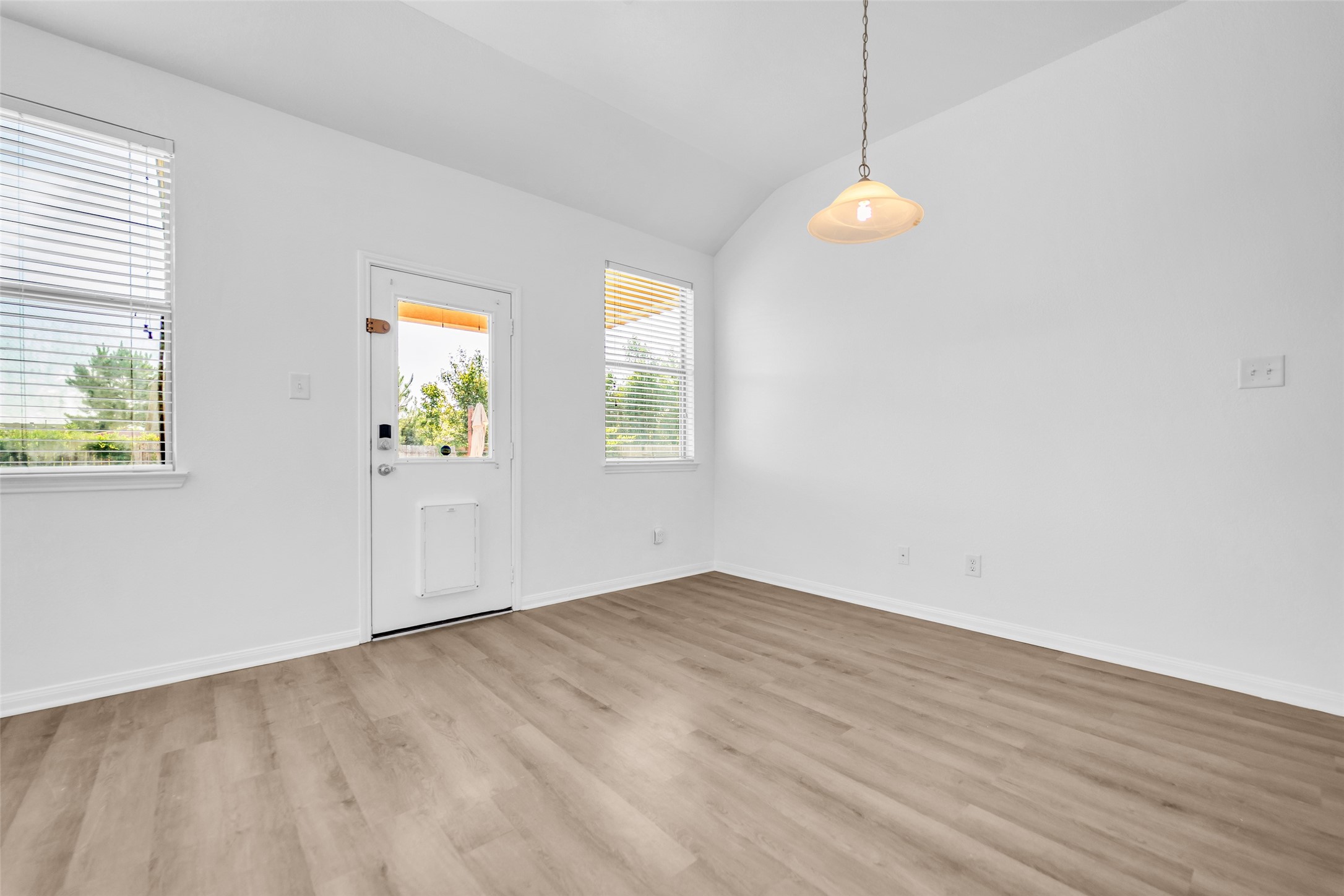4707 Waukegan Road Conroe, TX 77306 - Photo 16 of 31 Unfurnished view of the breakfast area.