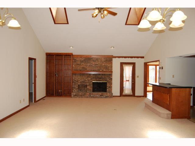 12297 Charing Cross Road Carmel, IN 46033 - Photo 2 of 7 Gallery Image 2