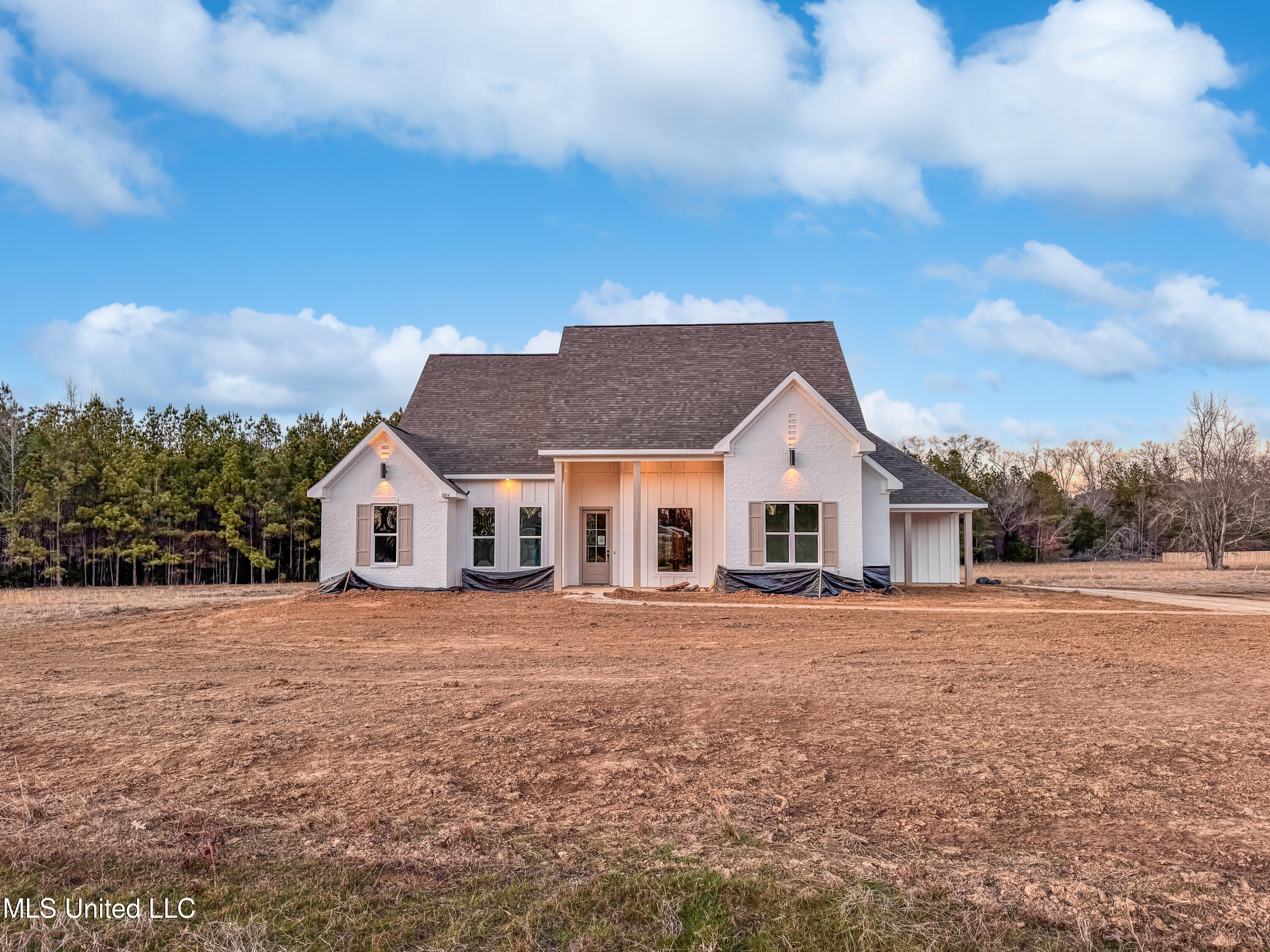 1004 Mullican Road Florence, MS 39073 - Photo 1 of 39 IMG_0466