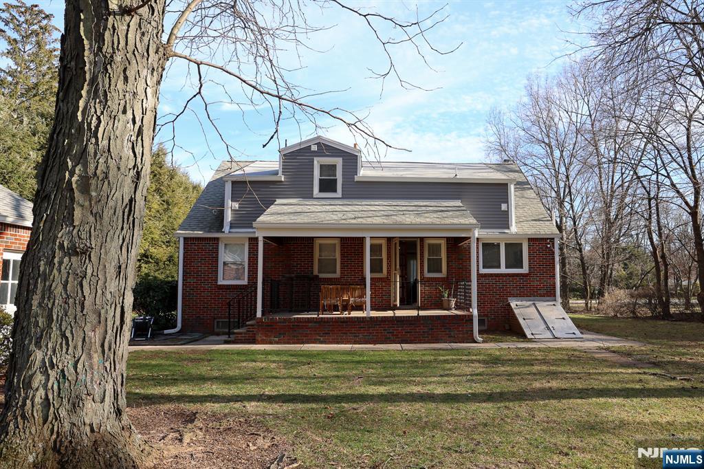 181 Pascack Road Woodcliff Lake, NJ 07677 - Photo 12 of 27 Gallery Image 12