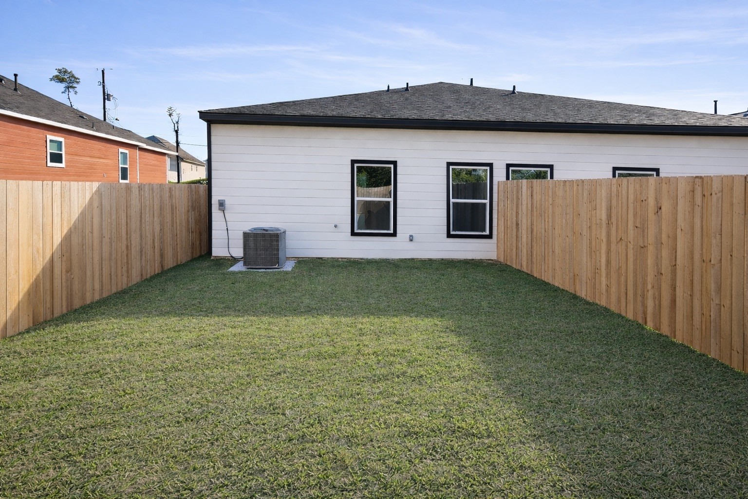 8137 Cabot Street, Unit B Houston, TX 77078 - Photo 13 of 13 a backyard of a house