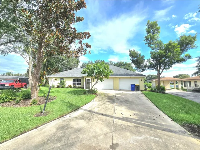 $339,000 | 820 Shamrock Drive, Sebring, FL 33875