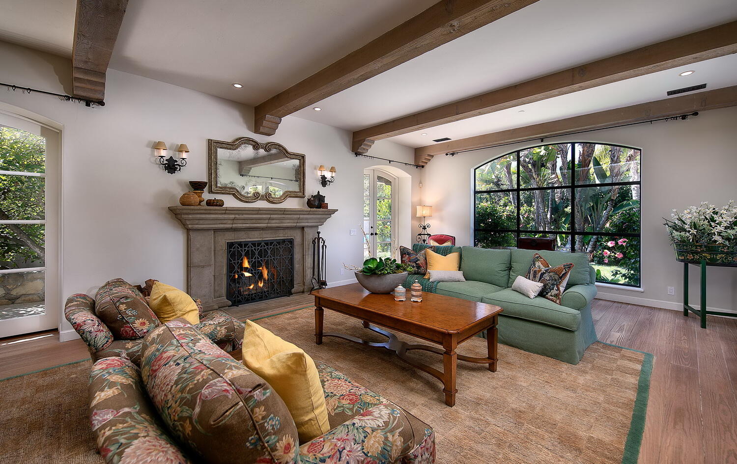 262 Santa Rosa Lane Montecito, CA 93108 - Photo 11 of 40 11 Living Room