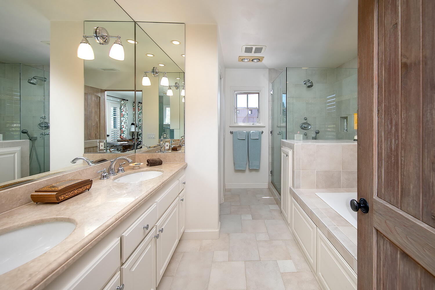 262 Santa Rosa Lane Montecito, CA 93108 - Photo 18 of 40 Primary Bath