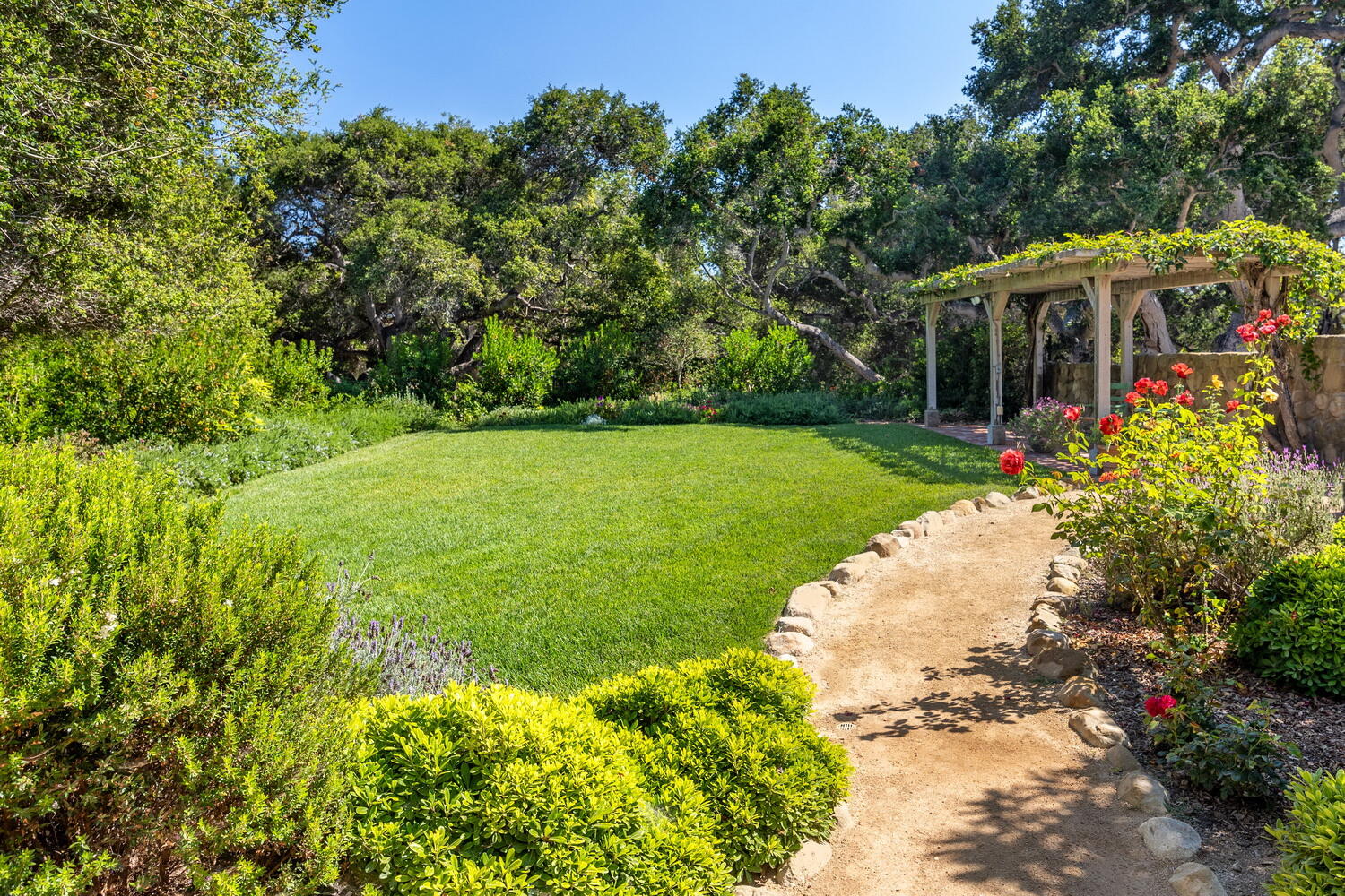 262 Santa Rosa Lane Montecito, CA 93108 - Photo 32 of 40 32