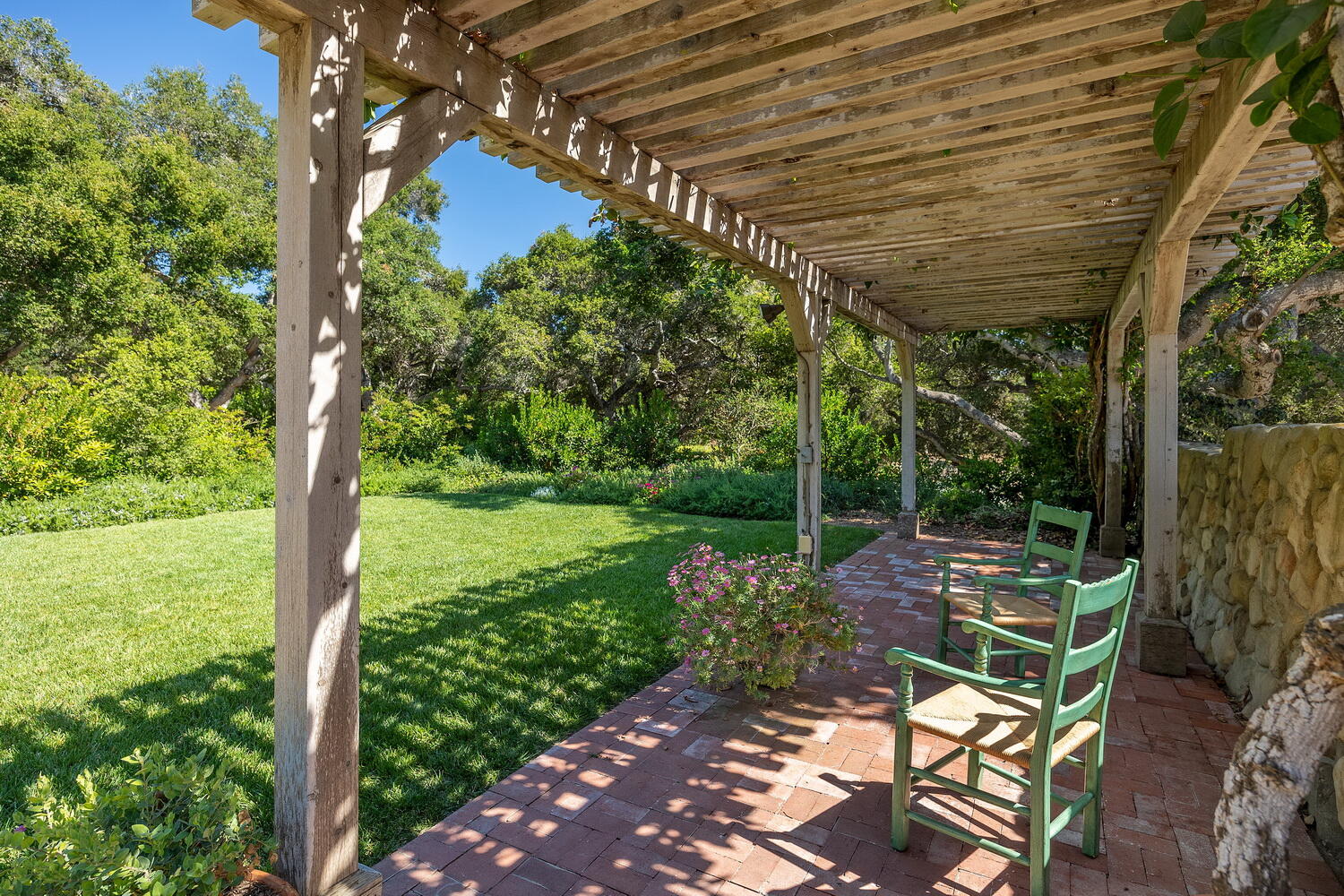 262 Santa Rosa Lane Montecito, CA 93108 - Photo 33 of 40 Pergola