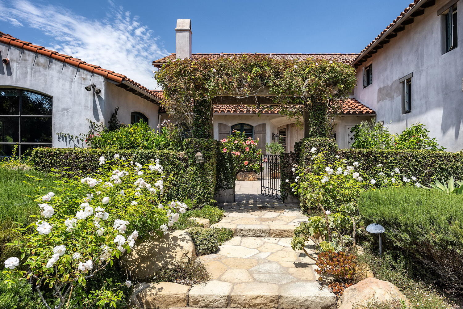 262 Santa Rosa Lane Montecito, CA 93108 - Photo 6 of 40 06