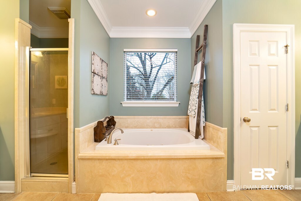 24958 Bosbyshell Avenue Daphne, AL 36526 - Photo 13 of 32 Master Tub and Shower