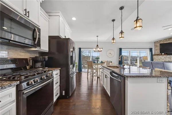 $1,250,000 | 926 Fontana Lane, Linn Creek, MO 65052