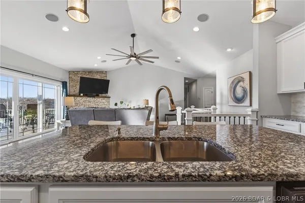 $1,250,000 | 926 Fontana Lane, Linn Creek, MO 65052