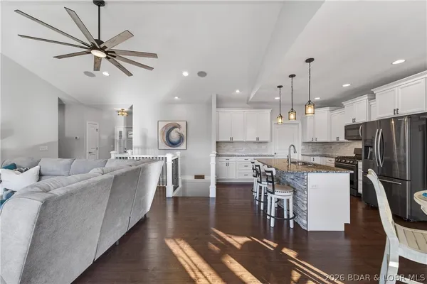 $1,250,000 | 926 Fontana Lane, Linn Creek, MO 65052