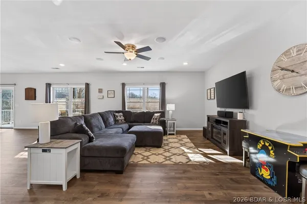 $1,250,000 | 926 Fontana Lane, Linn Creek, MO 65052