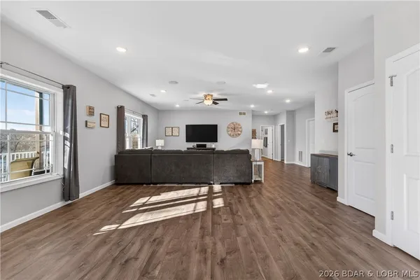 $1,250,000 | 926 Fontana Lane, Linn Creek, MO 65052