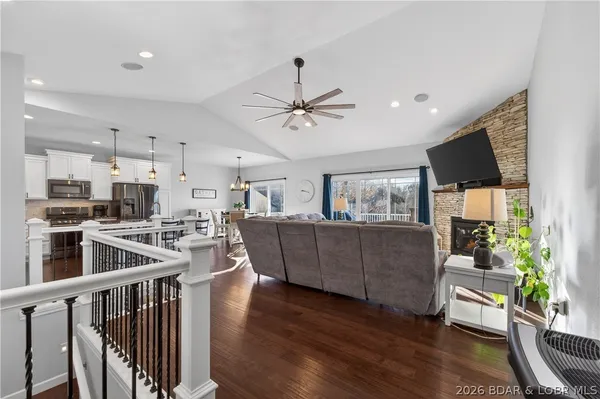 $1,250,000 | 926 Fontana Lane, Linn Creek, MO 65052