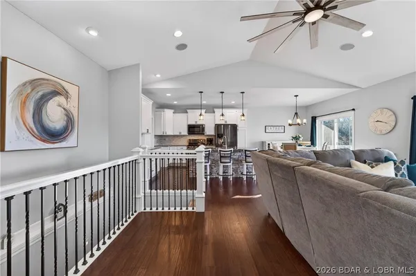 $1,250,000 | 926 Fontana Lane, Linn Creek, MO 65052