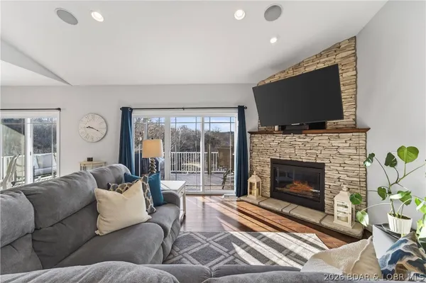 $1,250,000 | 926 Fontana Lane, Linn Creek, MO 65052