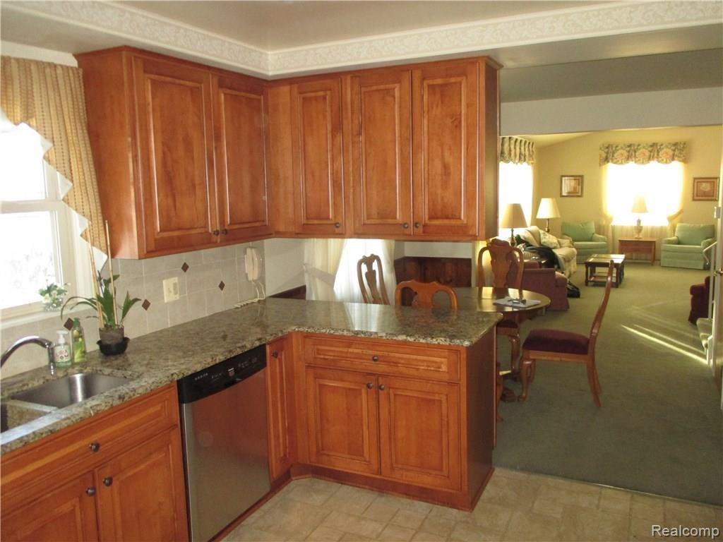 368 Willow Tree Lane Rochester Hills, MI 48306 - Photo 16 of 34