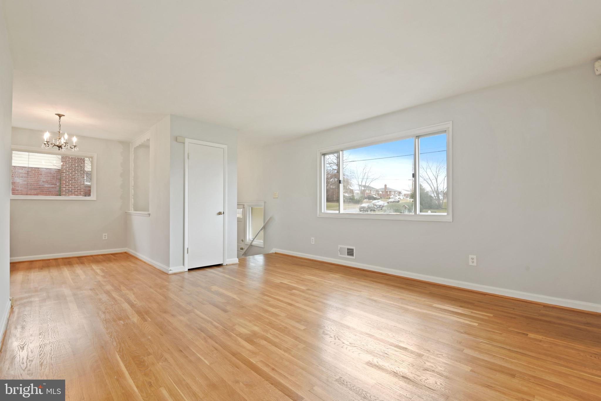 5803 Ash Drive Springfield, VA 22150 - Photo 5 of 35