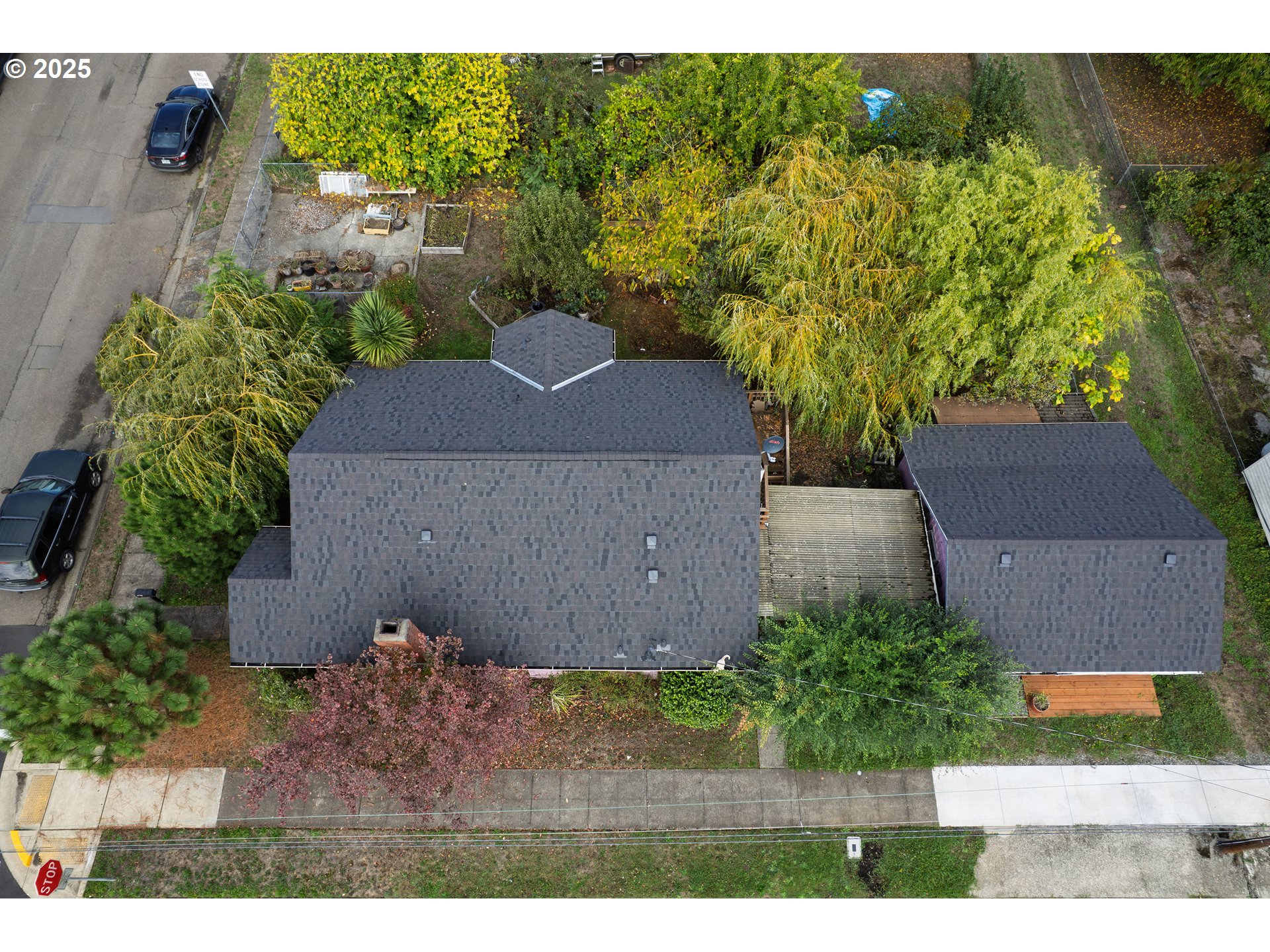 655 6th Street Myrtle Point, OR 97458 - Photo 27 of 31 an aerial view of a house