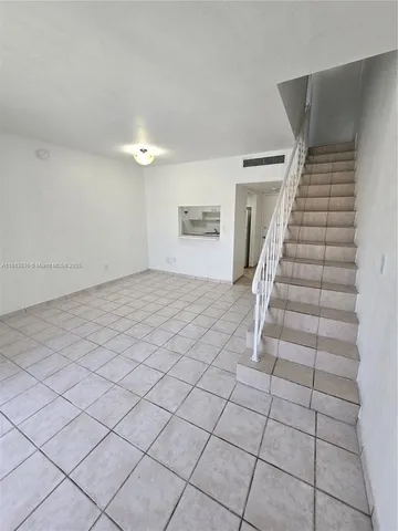 $1,650 | 1305 West 53rd Street, Unit 410, Hialeah, FL 33012