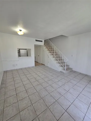 $1,650 | 1305 West 53rd Street, Unit 410, Hialeah, FL 33012