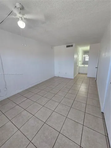$1,650 | 1305 West 53rd Street, Unit 410, Hialeah, FL 33012