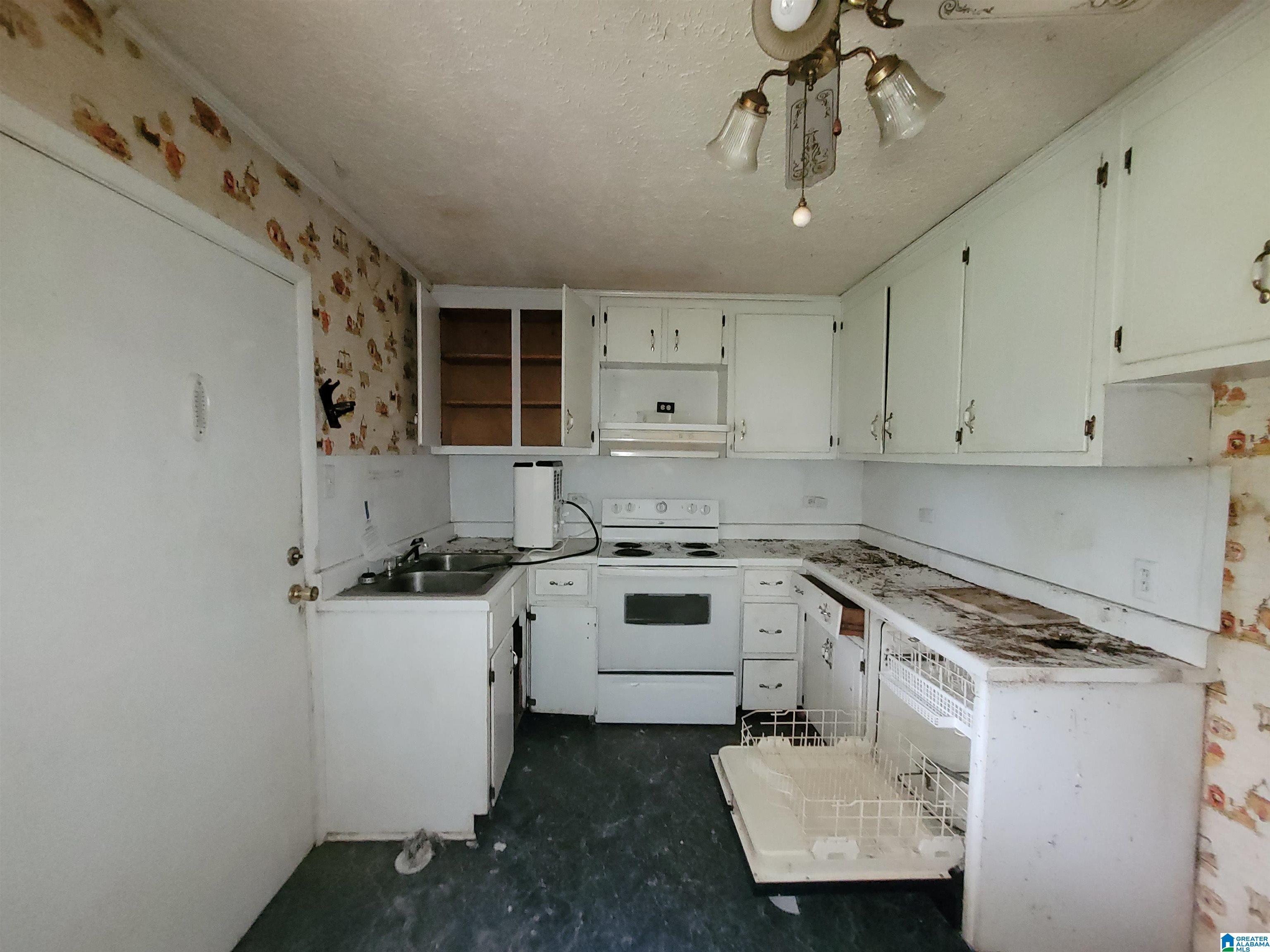 2928 Berney Station Road Talladega, AL 35160 - Photo 19 of 34