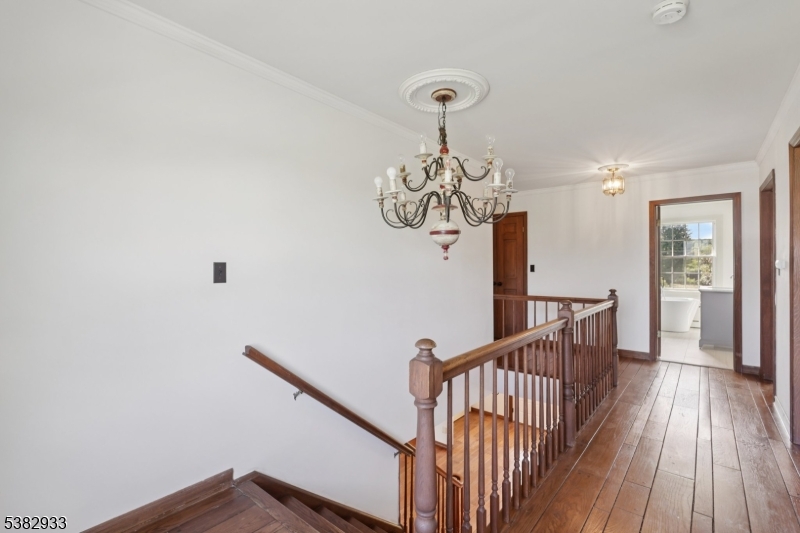 60 Perryville Road Pittstown, NJ 08867 - Photo 22 of 50 a view of entryway