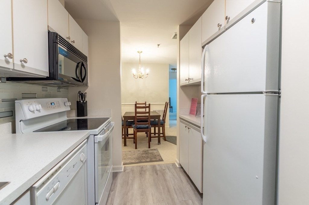 409 Old Country Road, Unit 409 Wenham, MA 01984 - Photo 4 of 26