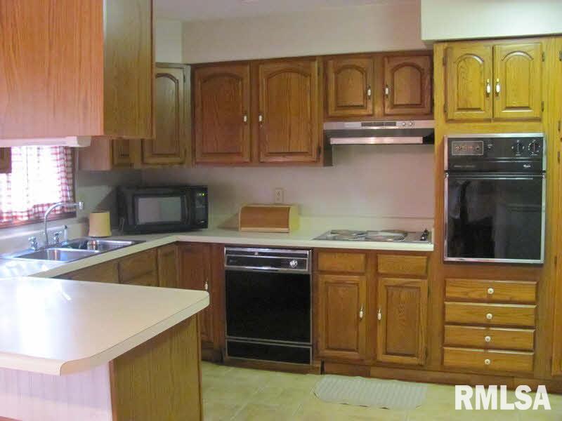 16007 Corinth Road Marion, IL 62959 - Photo 4 of 21