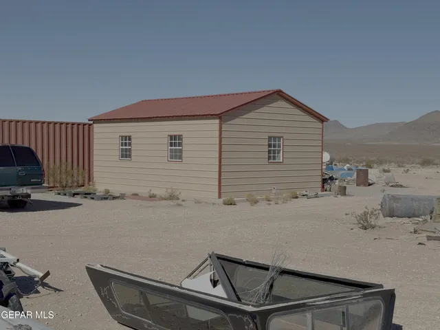 $282,000 | 250 Ayn Road, Salt Flat, TX 79847