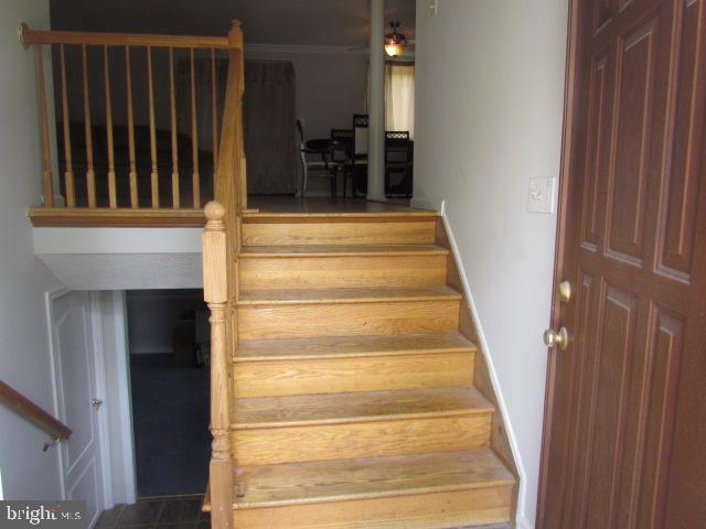 9002 Lesan Road Randallstown, MD 21133 - Photo 3 of 16 Split foyer entry