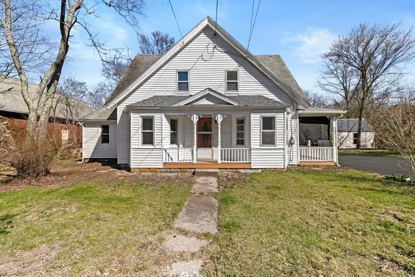 $595,000 | 359 Hartford Avenue, Bellingham, MA 02019