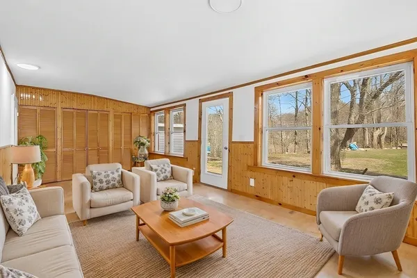 $595,000 | 359 Hartford Avenue, Bellingham, MA 02019