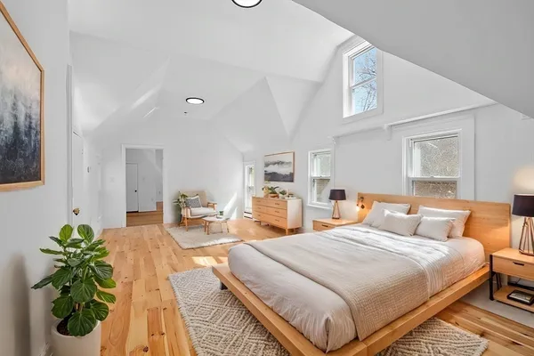 $595,000 | 359 Hartford Avenue, Bellingham, MA 02019