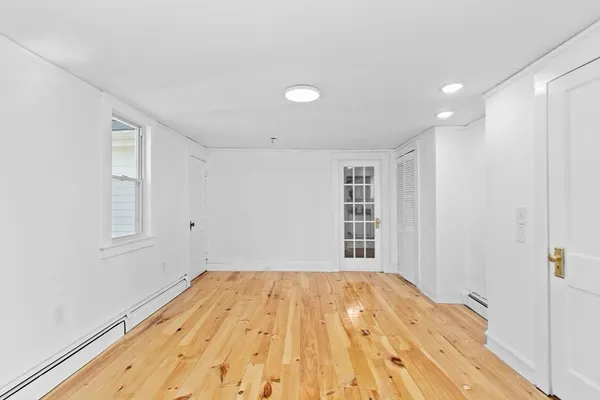 $595,000 | 359 Hartford Avenue, Bellingham, MA 02019