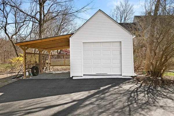 $595,000 | 359 Hartford Avenue, Bellingham, MA 02019