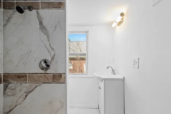 $595,000 | 359 Hartford Avenue, Bellingham, MA 02019