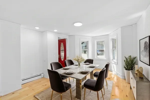 $595,000 | 359 Hartford Avenue, Bellingham, MA 02019