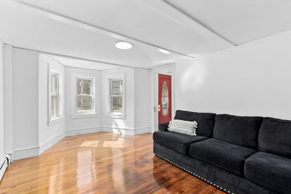$595,000 | 359 Hartford Avenue, Bellingham, MA 02019