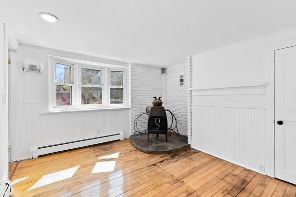 $595,000 | 359 Hartford Avenue, Bellingham, MA 02019
