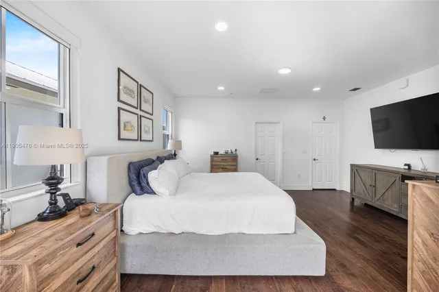 $1,225,000 | 10470 Northwest 69th Terrace, Doral, FL 33178