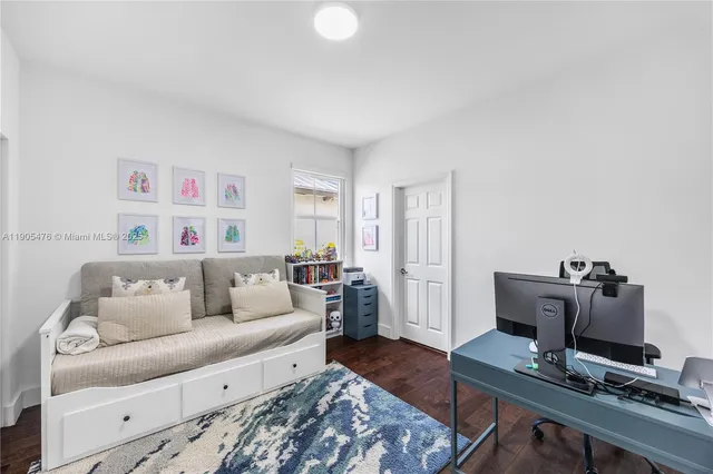 $1,225,000 | 10470 Northwest 69th Terrace, Doral, FL 33178