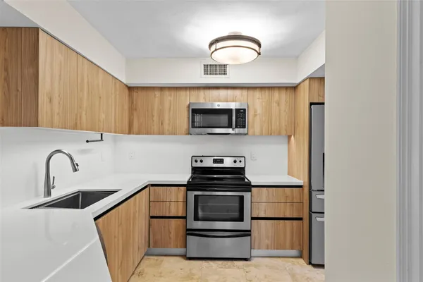 $479,000 | 1280 South Alhambra Circle, Unit 2112, Coral Gables, FL 33146