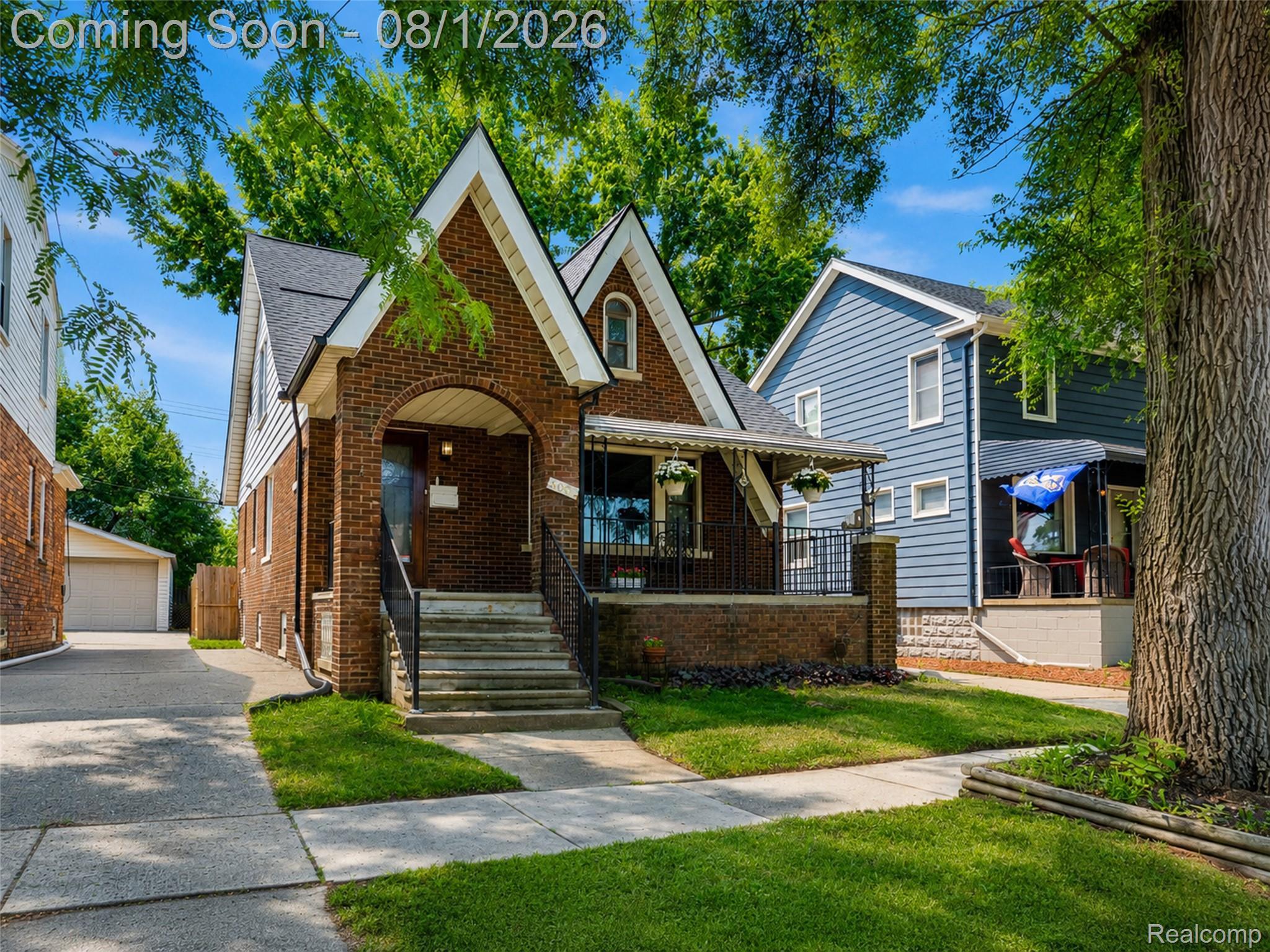 8090 Helen Street Center Line, MI 48015 - Photo 1 of 35 Helen_8090-1-edit.jpg