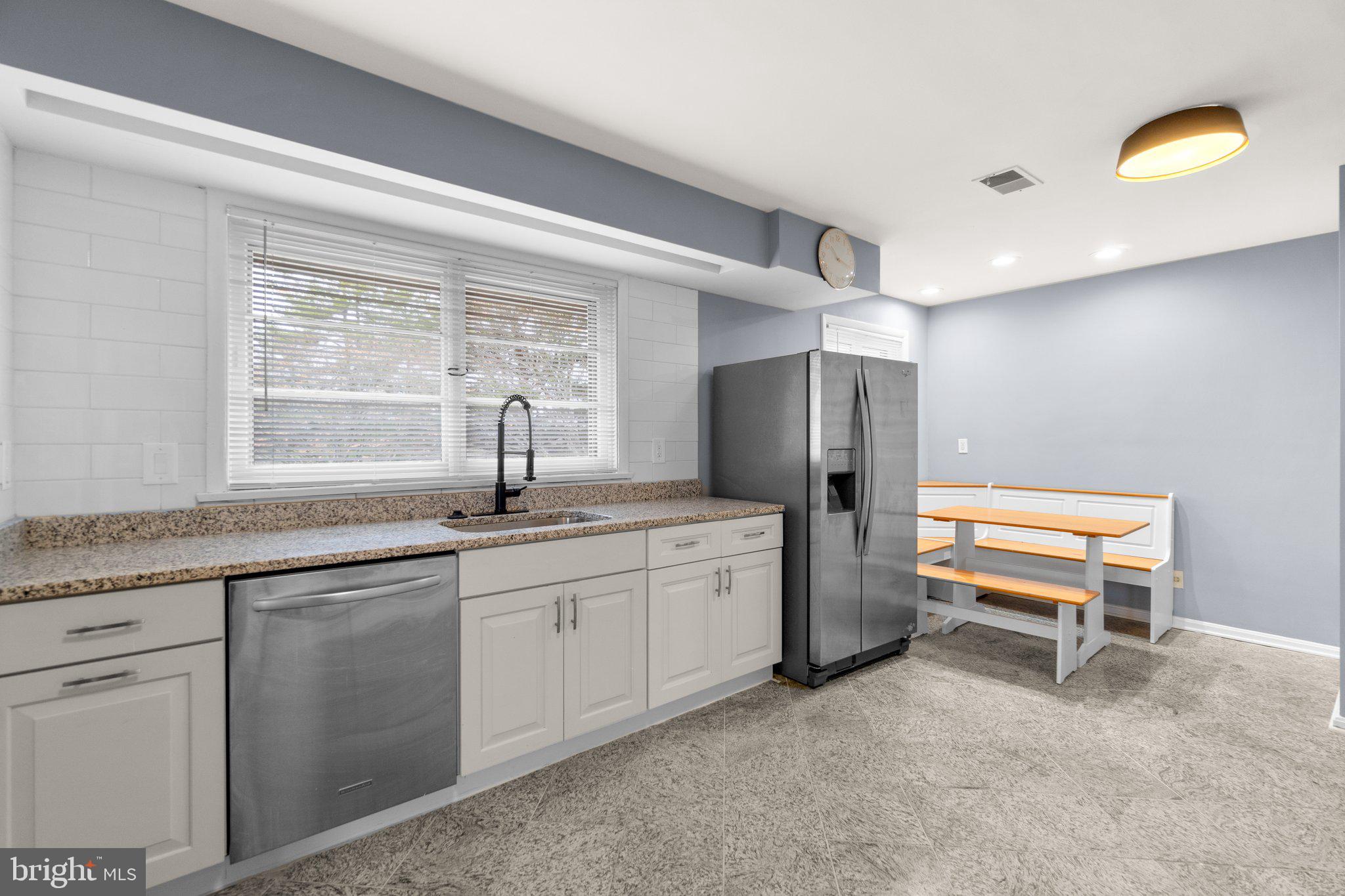 14186 Howard Road Dayton, MD 21036 - Photo 3 of 36