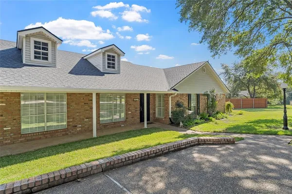 $384,900 | 3501 Greenleaf Drive, Waco, TX 76710