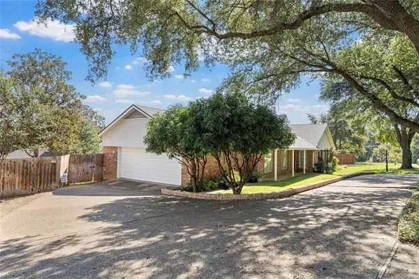 $384,900 | 3501 Greenleaf Drive, Waco, TX 76710