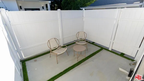 $2,000 | 22454 Dolorosa Street, Woodland Hills, CA 91367