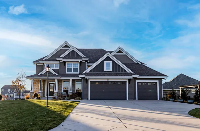 $1,049,900 | W137N6161 Weyer Farm Court, Menomonee Falls, WI 53051